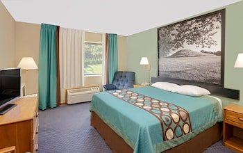 Super 8 by Wyndham Macomb