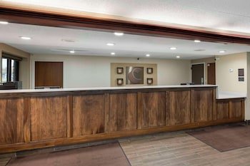 Comfort Inn & Suites North at the Pyramids
