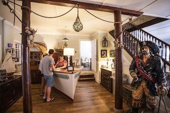 Blackbeard's Lodge