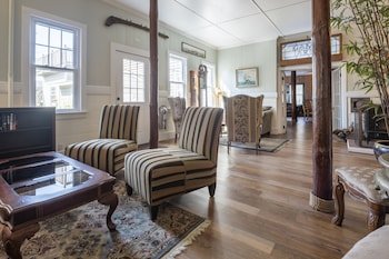 Blackbeard's Lodge