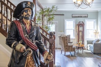 Blackbeard's Lodge