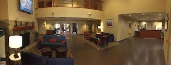 Comfort Suites Johnson Creek Conference Center