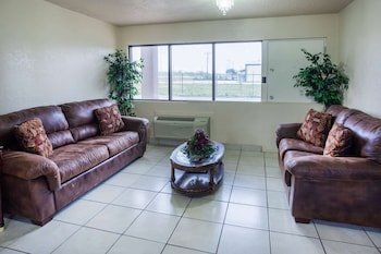 Super 8 by Wyndham Giddings