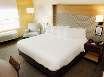 Welcome to Holiday Inn & Suites Hopkinsville - Convention Ctr