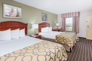 Baymont by Wyndham Clarksville Northeast