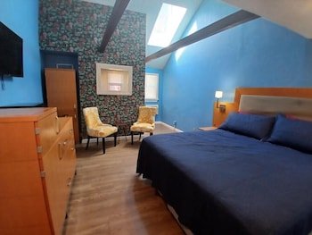 Jonathan Edwards Motel
