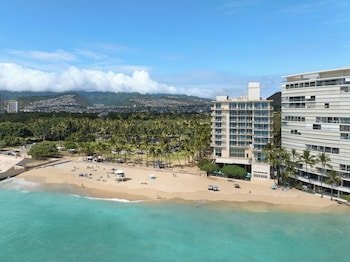 Kaimana Beach Hotel