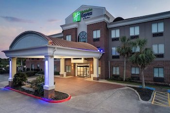 Holiday Inn Express & Suites Winnie
