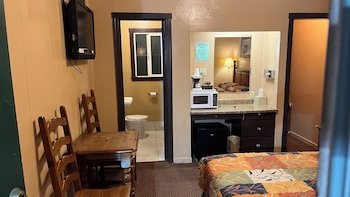 Jumping Frog Motel