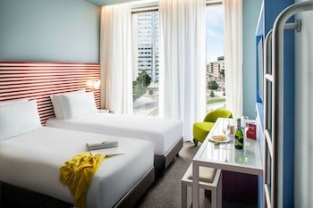 Glam Hotel