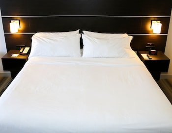 Holiday Inn Express & Suites Kingston-Ulster