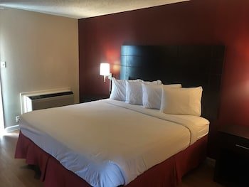 Red Roof Inn & Suites San Angelo
