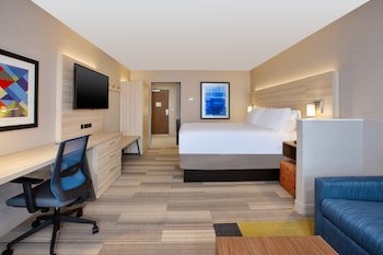 Holiday Inn Express & Suites Wooster