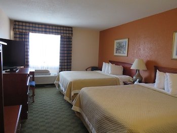 Days Inn by Wyndham Hillsdale