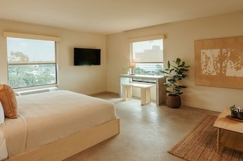 Brut Hotel