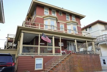 North Beach Hotel