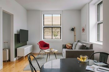 Sonder Le Victoria Apartments Old Montreal