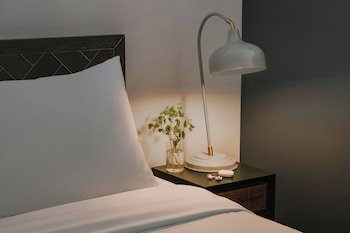 Sonder Le Victoria Apartments Old Montreal
