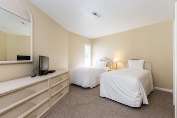 Country Club Villas