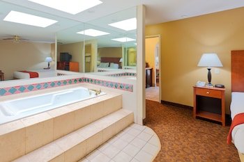 Holiday Inn Express & Suites Birmingham NE - Trussville
