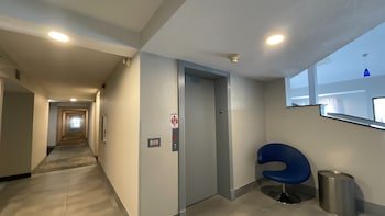 Destiny Palms Hotel Maingate West