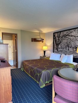 Super 8 by Wyndham Vancouver East