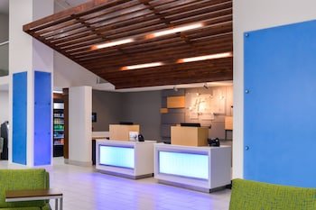 Holiday Inn Express & Suites Shreveport - Downtown