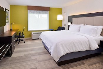 Holiday Inn Express & Suites Shreveport - Downtown