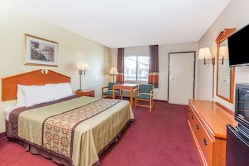 Super 8 by Wyndham Bakersfield/Central