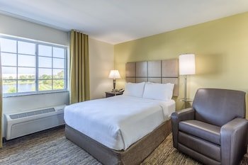 Candlewood Suites Aurora - Naperville