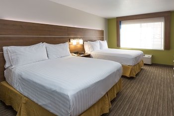 Holiday Inn Express & Suites Hesperia