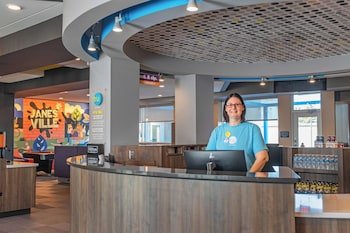 Tru by Hilton Janesville