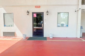 Red Carpet Inn Macon East