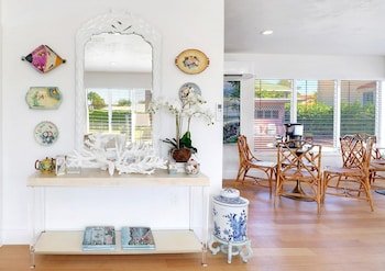 Gondolier Apartments & Inn