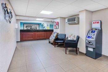 Super 8 by Wyndham Mount Laurel