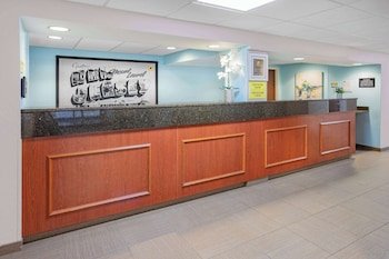 Super 8 by Wyndham Mount Laurel