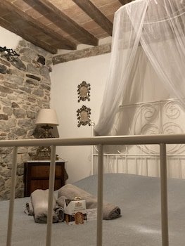 La Pecora E L'Agnello