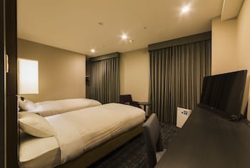 JR-East Hotel Mets Tsudanuma