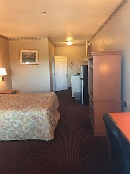 Day N Night Inn