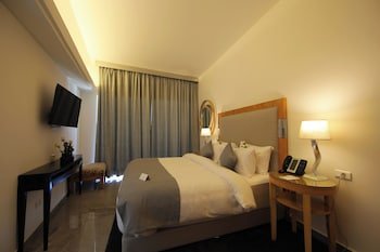 Riviera Hotel