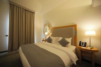 Riviera Hotel