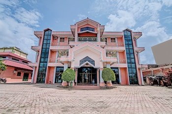 Netra Hotel By OYO