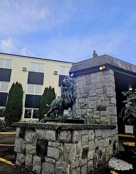 Ocean Marina Hotel
