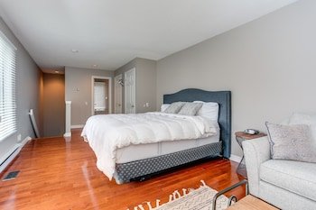 The Lodges at Blue Mountain - Sierra Lane Condos