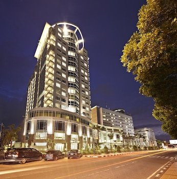 él Royale Hotel Bandung