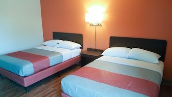 Motel 6 Maryland Heights
