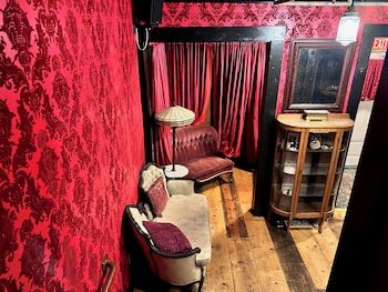 Redlight Historic Bunk Hotel and Speakeasy