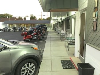 Highlander Motel