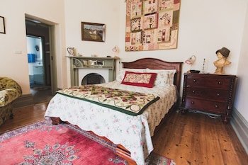 Strathbourne Accommodation - Hamilton House