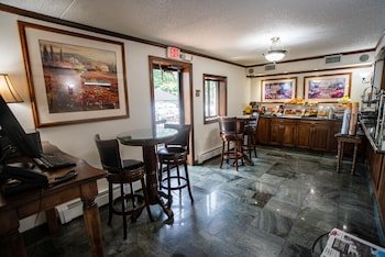 The Holland Hotel
